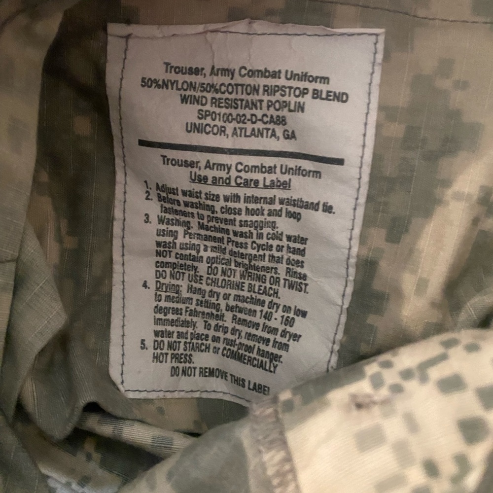 Army combat BDU pants size small regular digital Camoflauge see tag for size - Picture 6 of 7